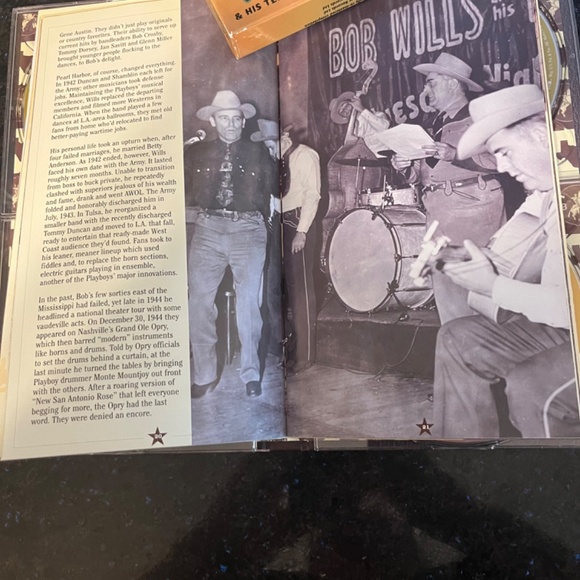 Bob Wills and His Texas Playboys - 2 CD sets - 8 CDs - 214 Songs - Picture 7 of 7